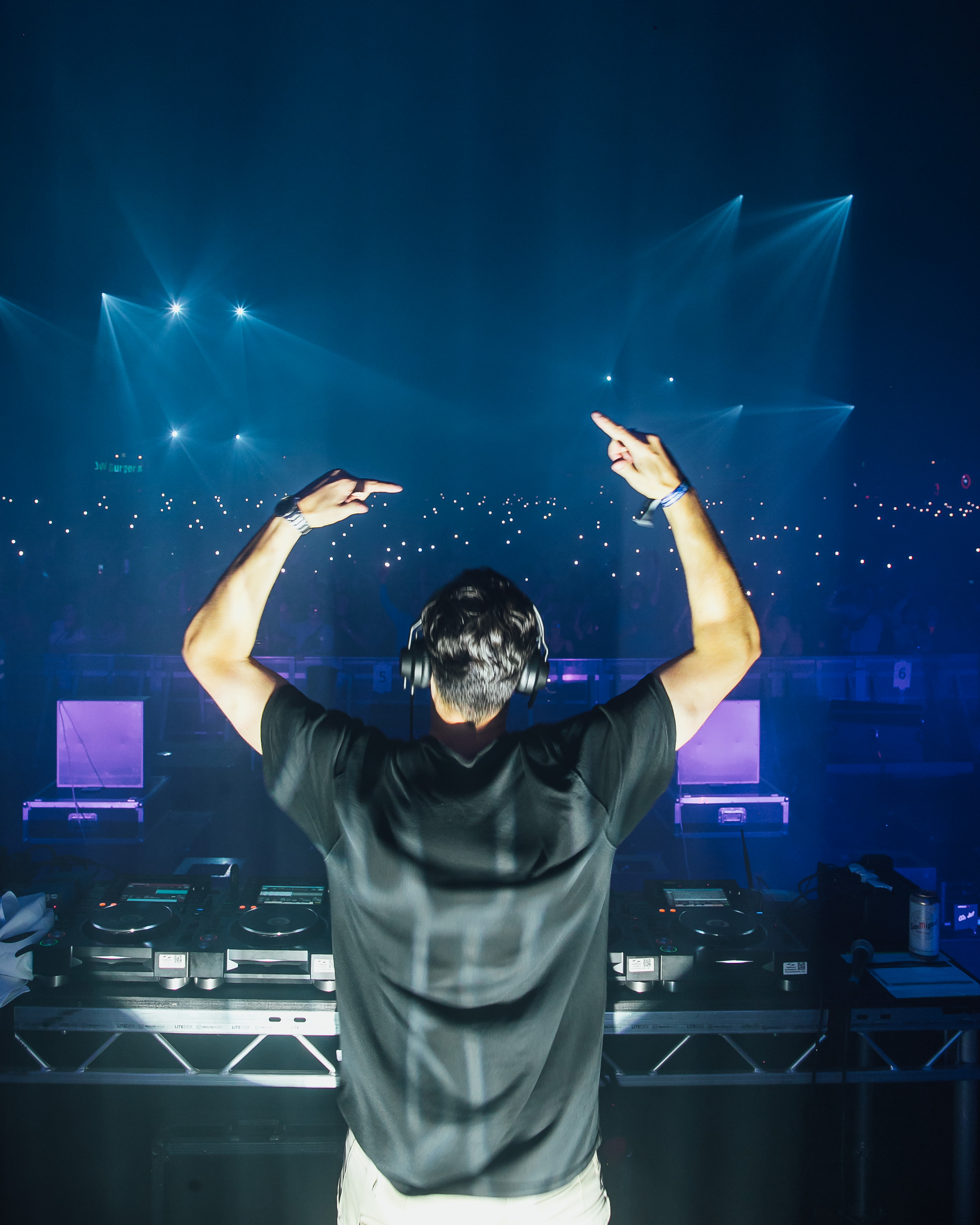 Magnificence Live